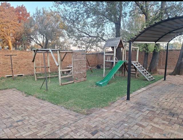 2 BEDROOM APARTMENT FOR SALE IN FLORIDA